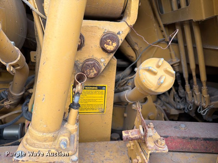 image for item FN1562 1984 Caterpillar 953 track loader