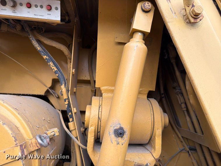 image for item FN1562 1984 Caterpillar 953 track loader