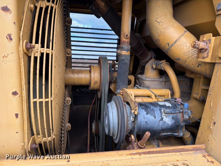 image for item FN1562 1984 Caterpillar 953 track loader