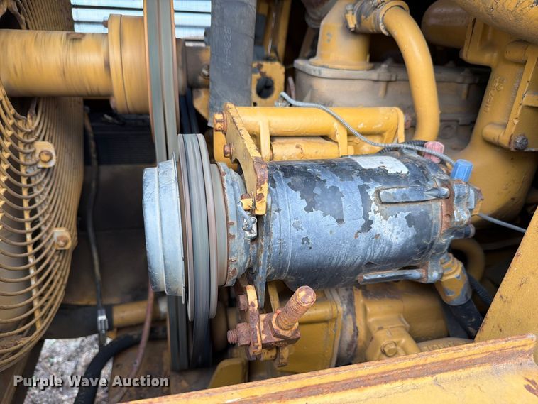 image for item FN1562 1984 Caterpillar 953 track loader