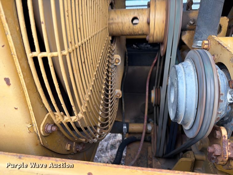 image for item FN1562 1984 Caterpillar 953 track loader