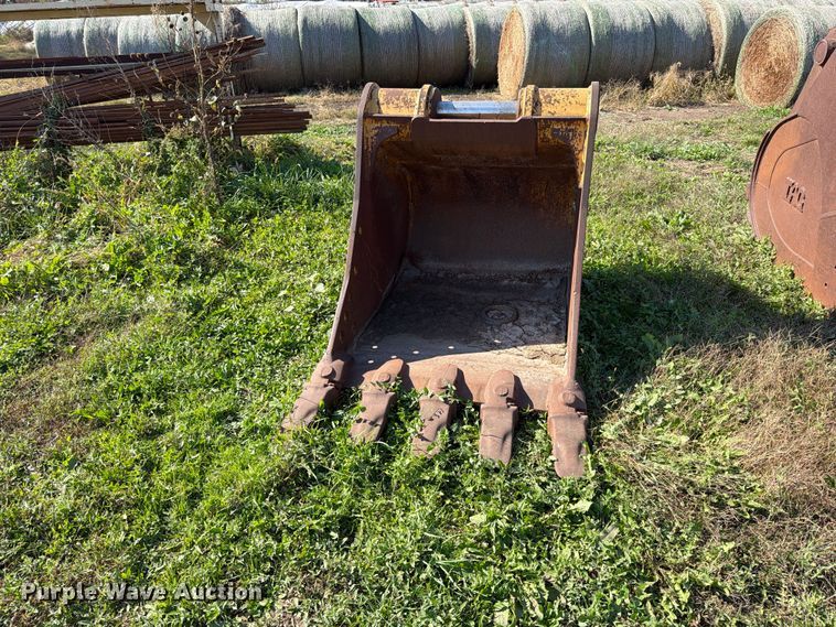 image for item FN5963 Caterpillar 336E DB-Linkage excavator bucket