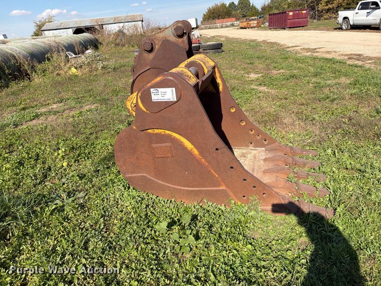 image for item FN5963 Caterpillar 336E DB-Linkage excavator bucket