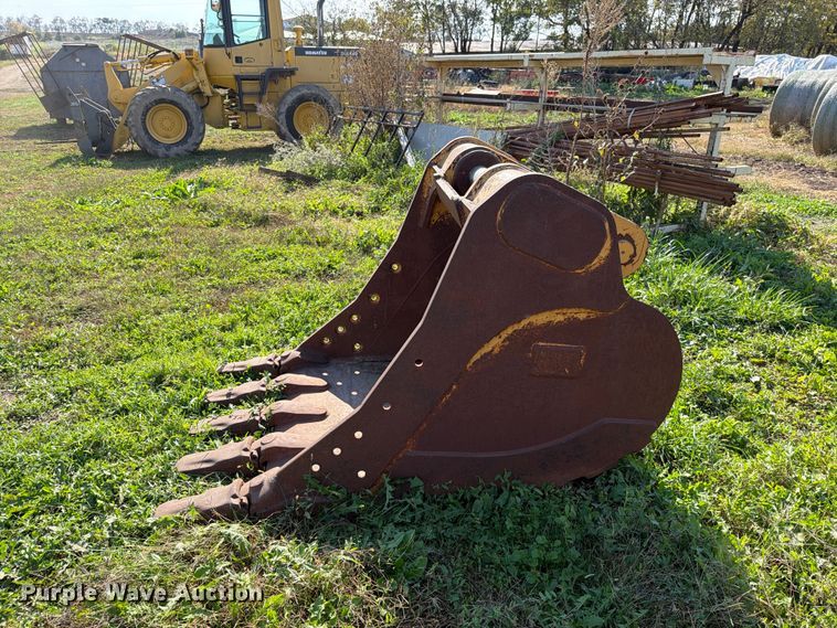 image for item FN5963 Caterpillar 336E DB-Linkage excavator bucket