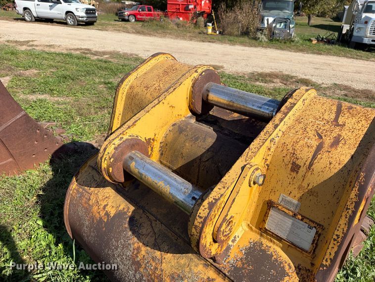 image for item FN5963 Caterpillar 336E DB-Linkage excavator bucket