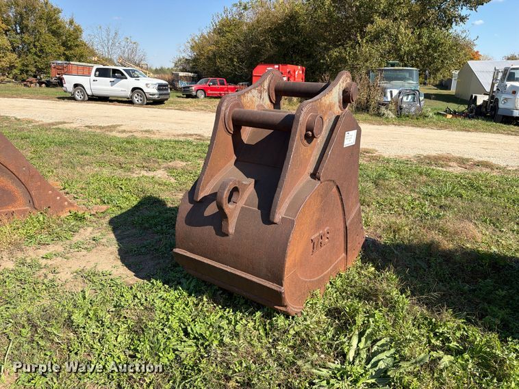 image for item FN5964 TAG JD 450D excavator bucket