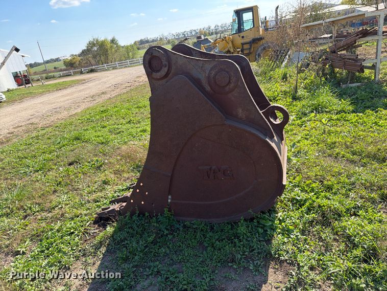 image for item FN5964 TAG JD 450D excavator bucket