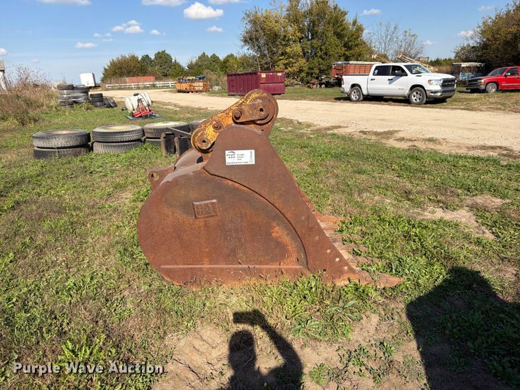 image for item FN5965 Caterpillar 330D excavator bucket