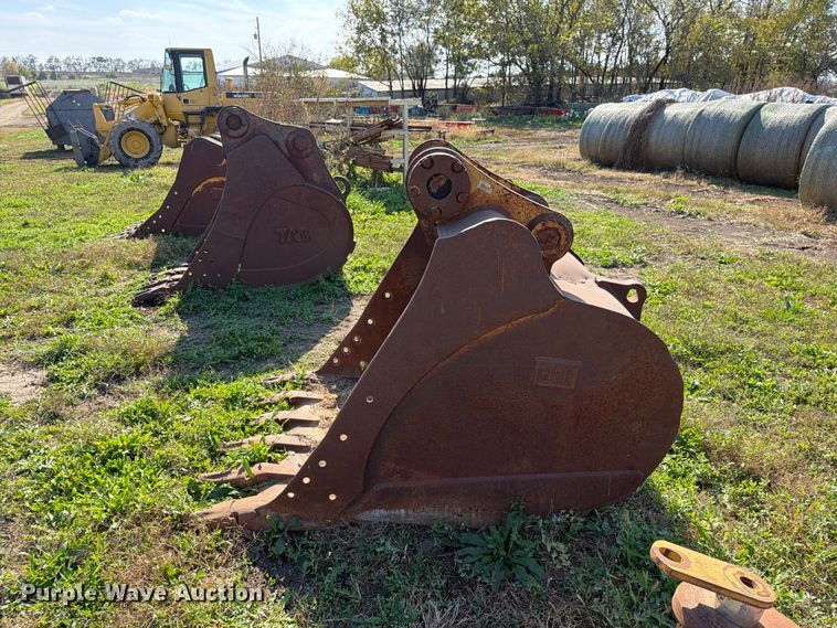 image for item FN5965 Caterpillar 330D excavator bucket