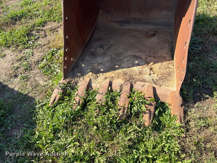 image for item FN5965 Caterpillar 330D excavator bucket