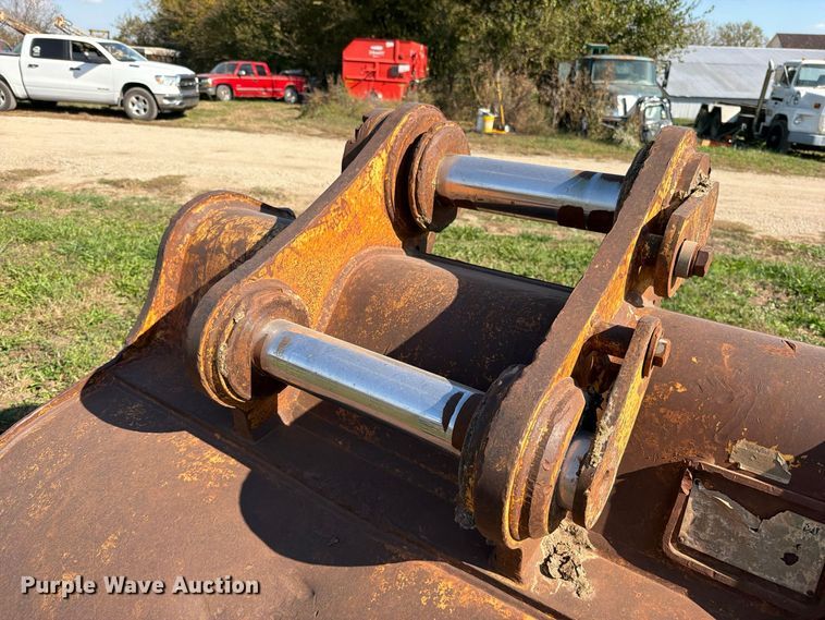 image for item FN5965 Caterpillar 330D excavator bucket