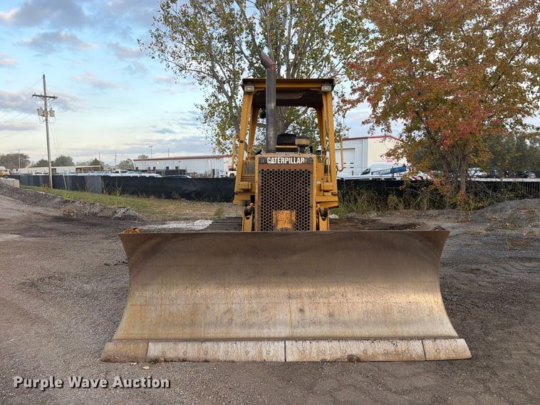 image for item FP4106 1999 Caterpillar D4C XL dozer