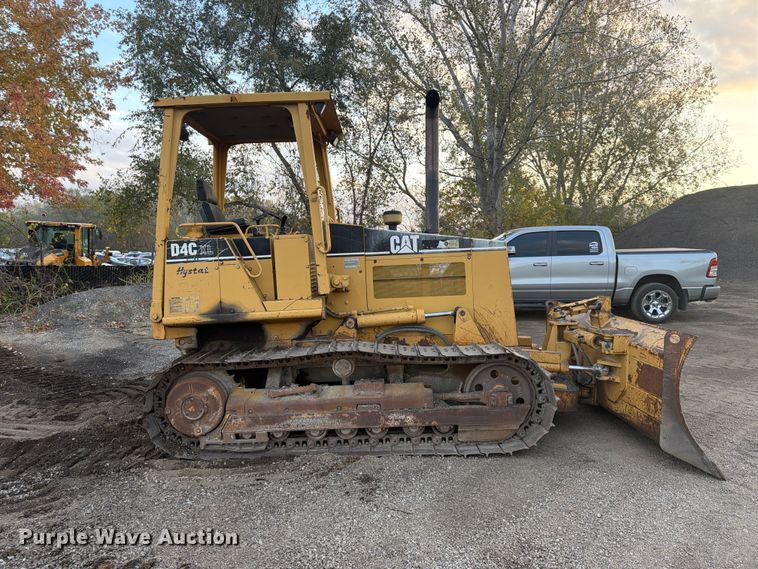 image for item FP4106 1999 Caterpillar D4C XL dozer