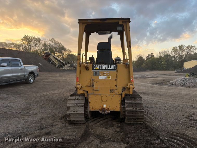 image for item FP4106 1999 Caterpillar D4C XL dozer