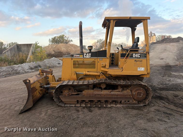 image for item FP4106 1999 Caterpillar D4C XL dozer