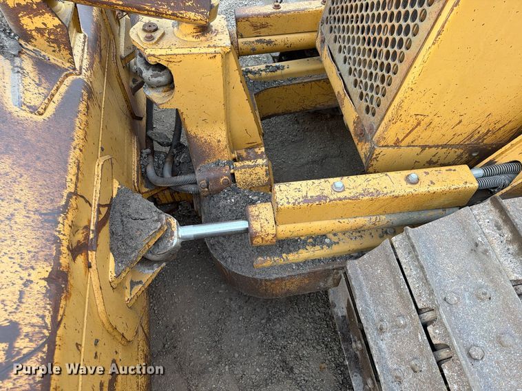 image for item FP4106 1999 Caterpillar D4C XL dozer