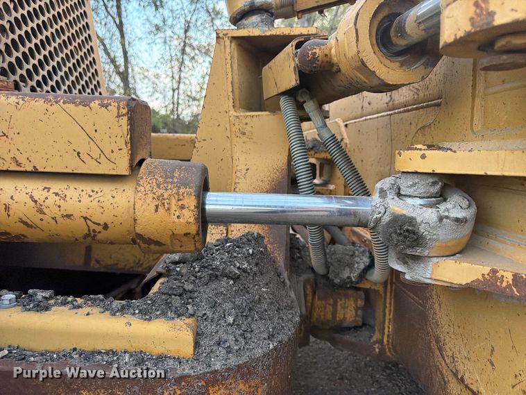 image for item FP4106 1999 Caterpillar D4C XL dozer