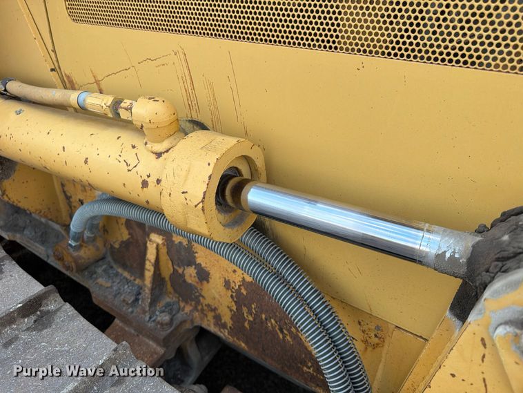 image for item FP4106 1999 Caterpillar D4C XL dozer