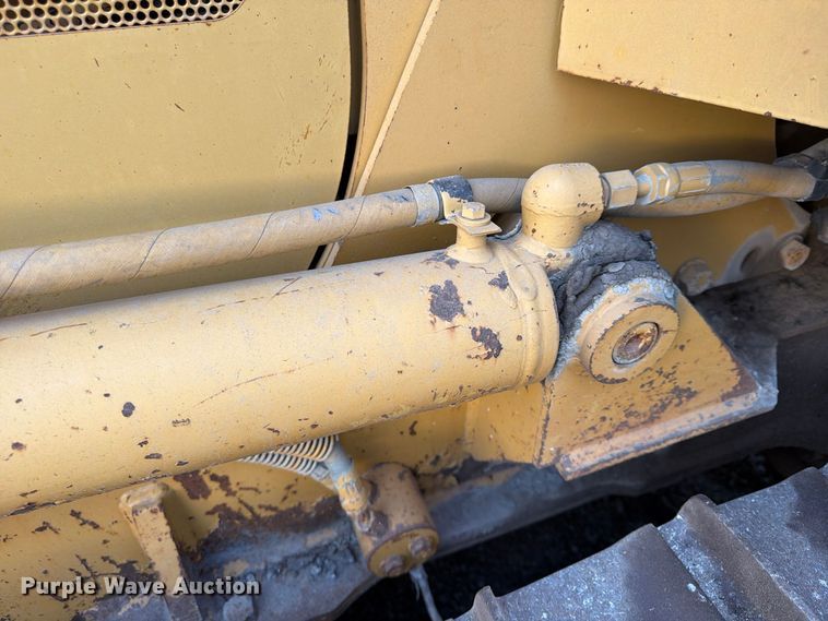 image for item FP4106 1999 Caterpillar D4C XL dozer