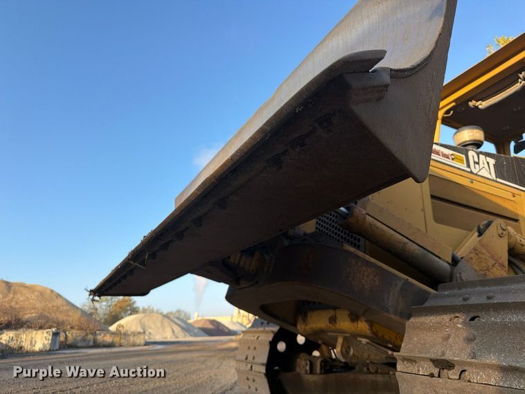 image for item FP4106 1999 Caterpillar D4C XL dozer
