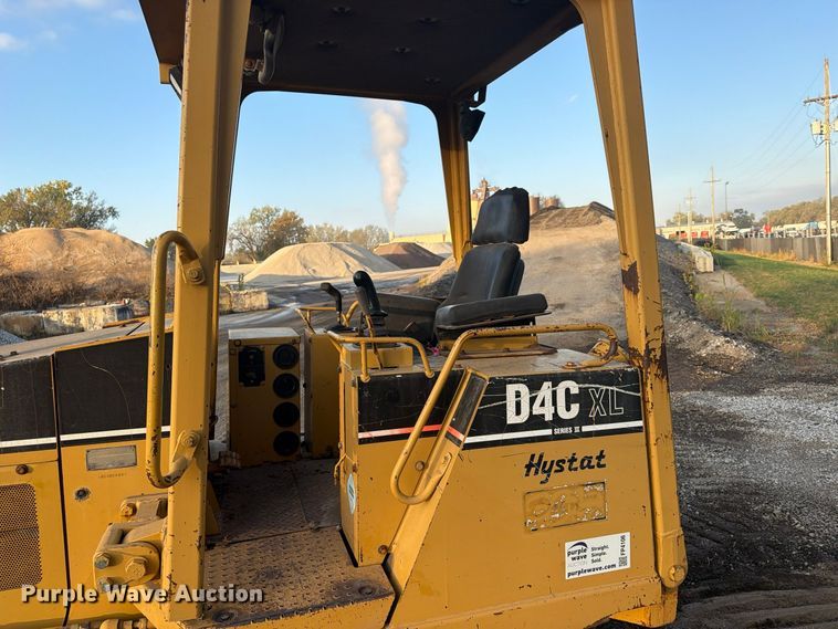 image for item FP4106 1999 Caterpillar D4C XL dozer