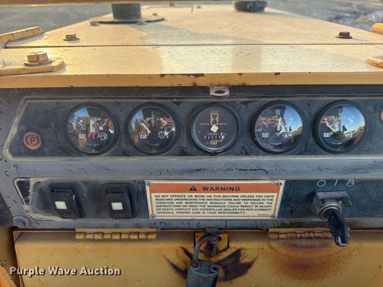 image for item FP4106 1999 Caterpillar D4C XL dozer