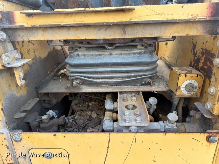 image for item FP4106 1999 Caterpillar D4C XL dozer