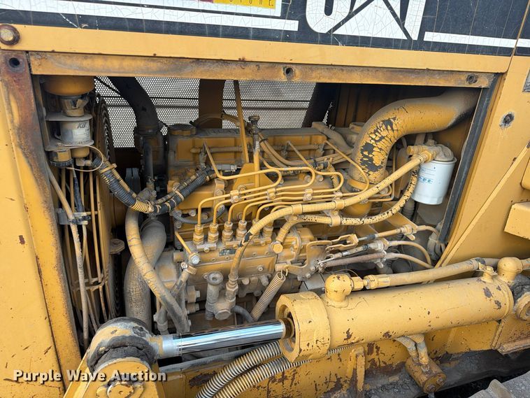 image for item FP4106 1999 Caterpillar D4C XL dozer