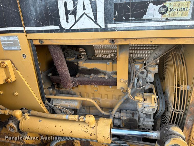 image for item FP4106 1999 Caterpillar D4C XL dozer