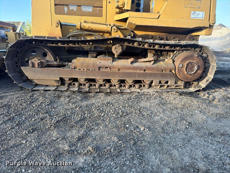 image for item FP4106 1999 Caterpillar D4C XL dozer