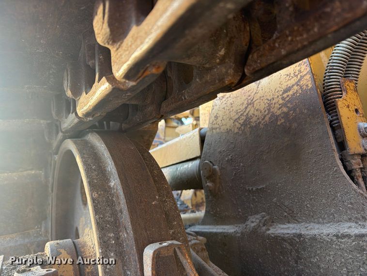 image for item FP4106 1999 Caterpillar D4C XL dozer