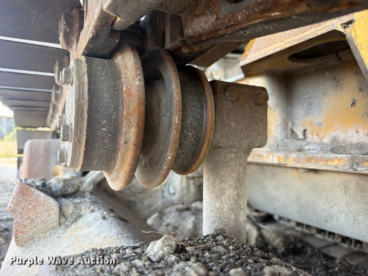 image for item FP4106 1999 Caterpillar D4C XL dozer