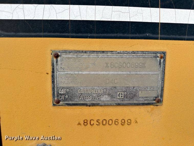 image for item FP4106 1999 Caterpillar D4C XL dozer
