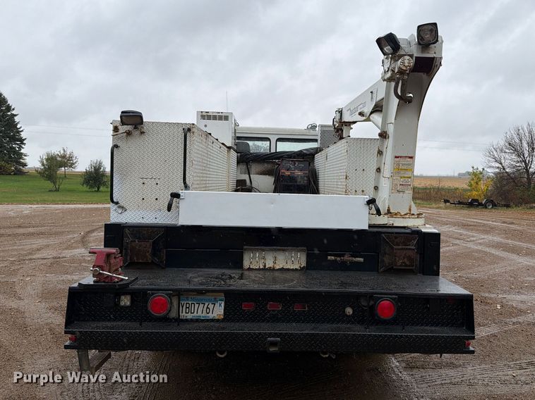image for item FT7564 2000 Freightliner FL70 utility / service truck