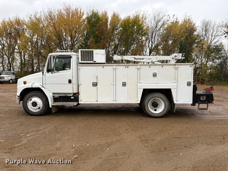 image for item FT7564 2000 Freightliner FL70 utility / service truck