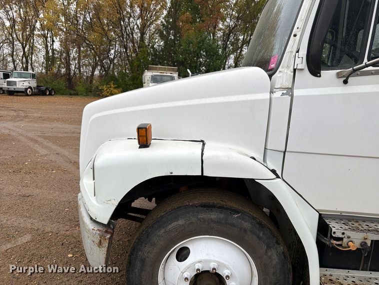 image for item FT7564 2000 Freightliner FL70 utility / service truck