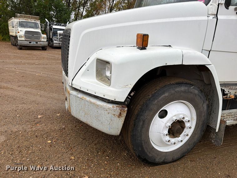 image for item FT7564 2000 Freightliner FL70 utility / service truck