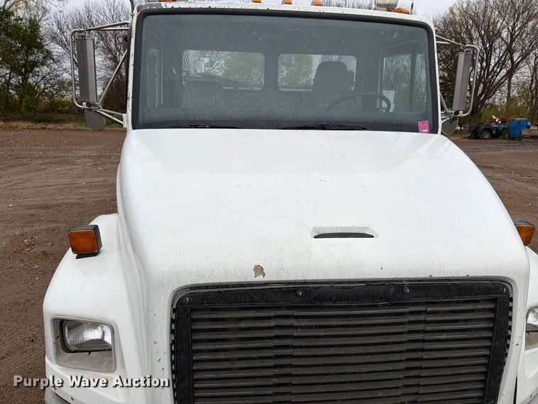 image for item FT7564 2000 Freightliner FL70 utility / service truck