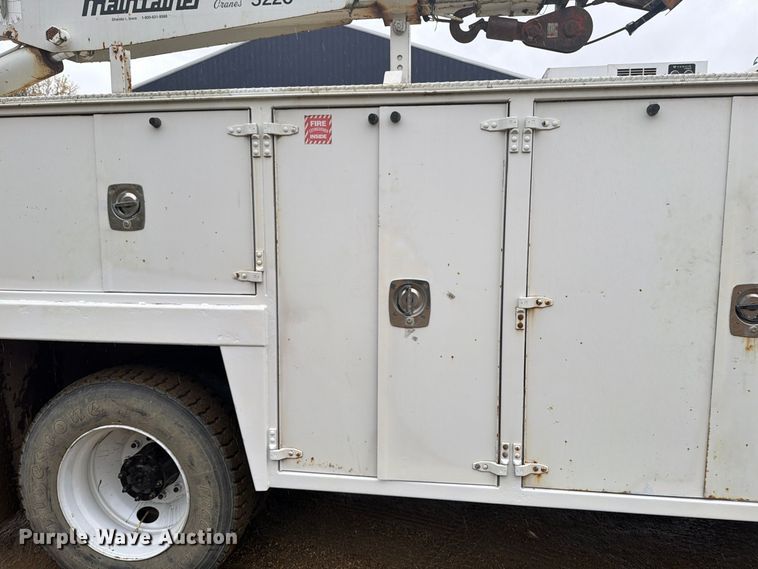 image for item FT7564 2000 Freightliner FL70 utility / service truck