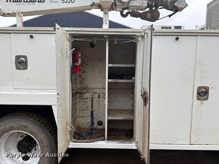 image for item FT7564 2000 Freightliner FL70 utility / service truck