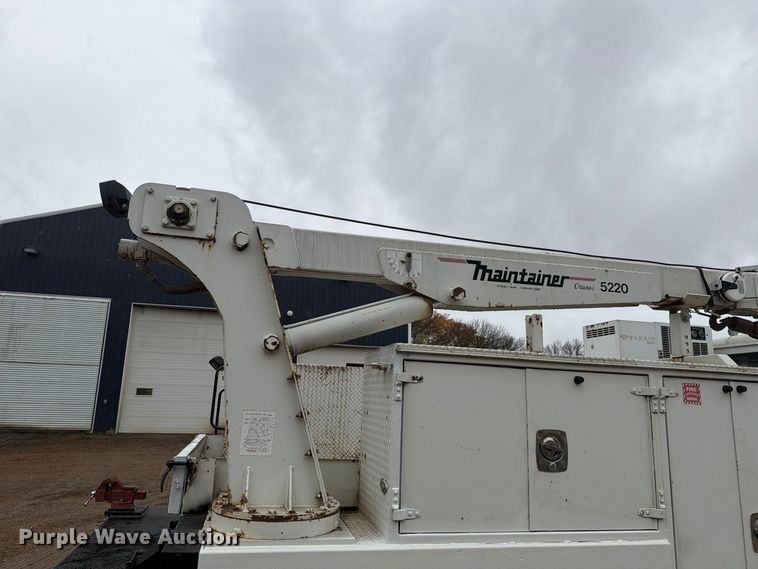 image for item FT7564 2000 Freightliner FL70 utility / service truck