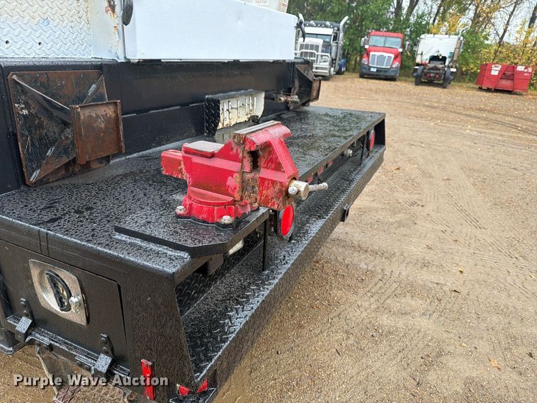 image for item FT7564 2000 Freightliner FL70 utility / service truck