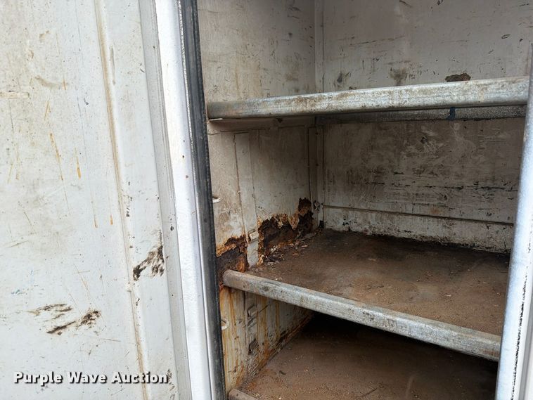 image for item FT7564 2000 Freightliner FL70 utility / service truck