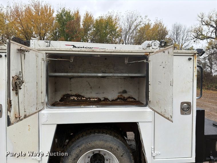 image for item FT7564 2000 Freightliner FL70 utility / service truck