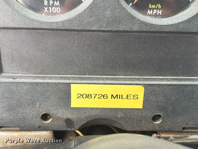 image for item FT7564 2000 Freightliner FL70 utility / service truck
