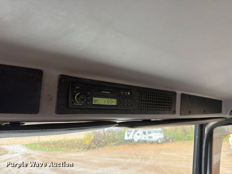 image for item FT7564 2000 Freightliner FL70 utility / service truck