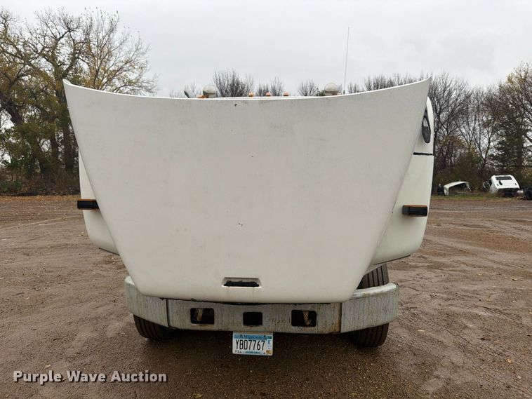 image for item FT7564 2000 Freightliner FL70 utility / service truck
