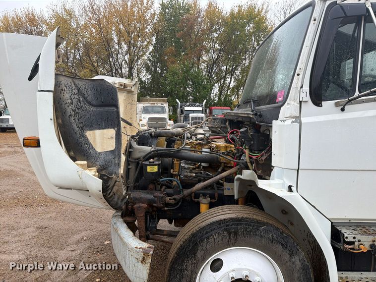 image for item FT7564 2000 Freightliner FL70 utility / service truck