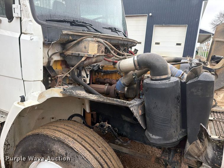image for item FT7564 2000 Freightliner FL70 utility / service truck
