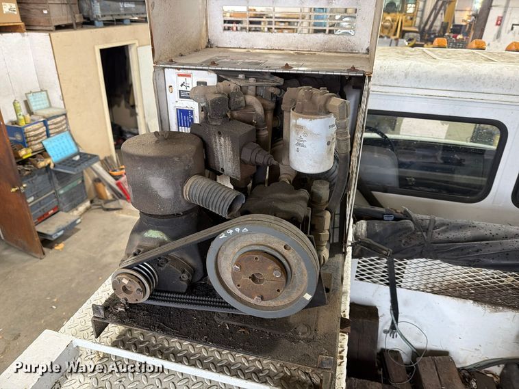 image for item FT7564 2000 Freightliner FL70 utility / service truck